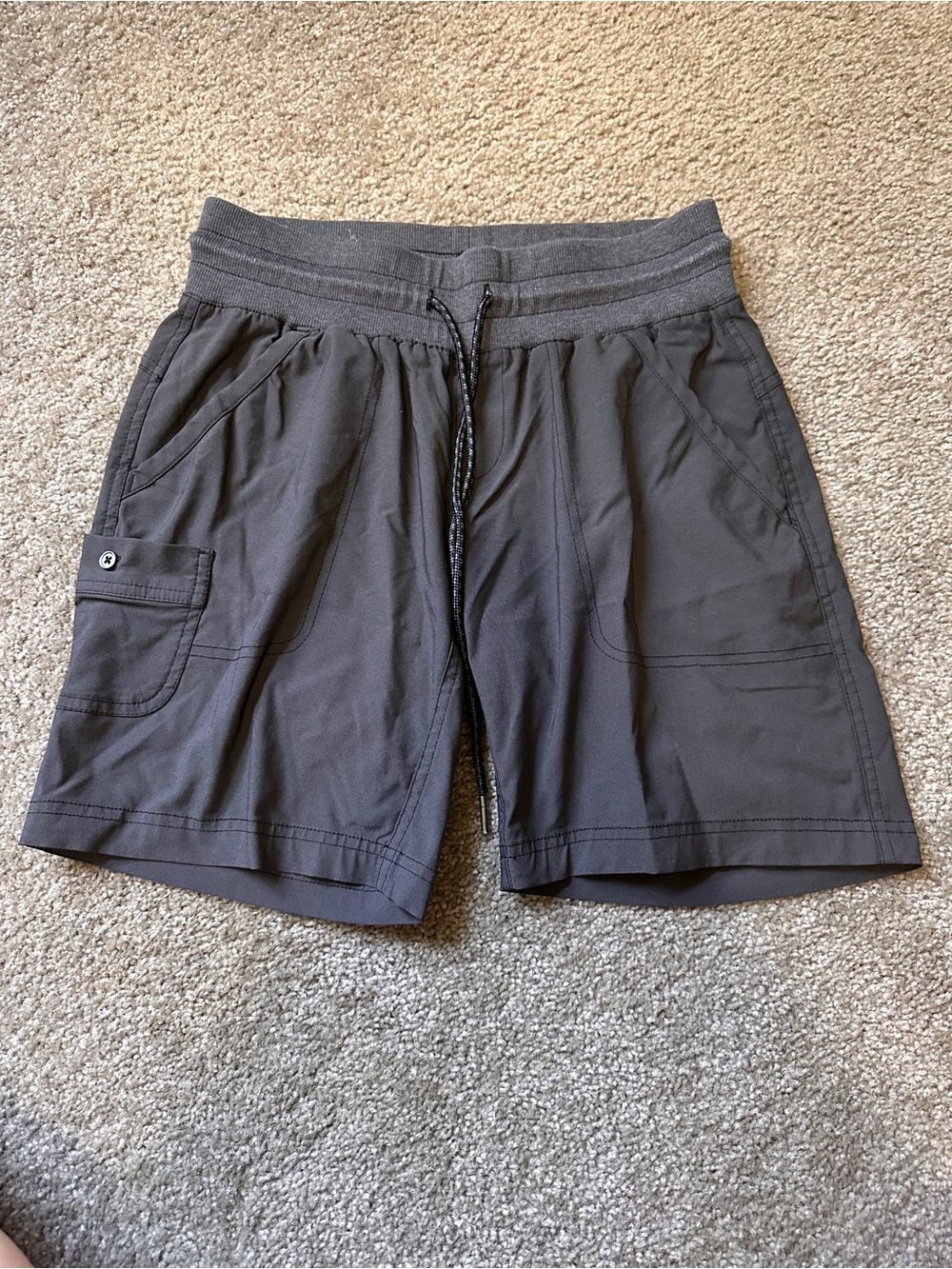 Columbia Women’s Charcoal Gray Hybrid Cargo Shorts
